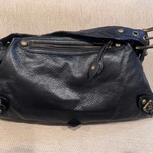 Isabella Fiore “Let Love Reign” Shoulder Bag - Picture 2 of 10